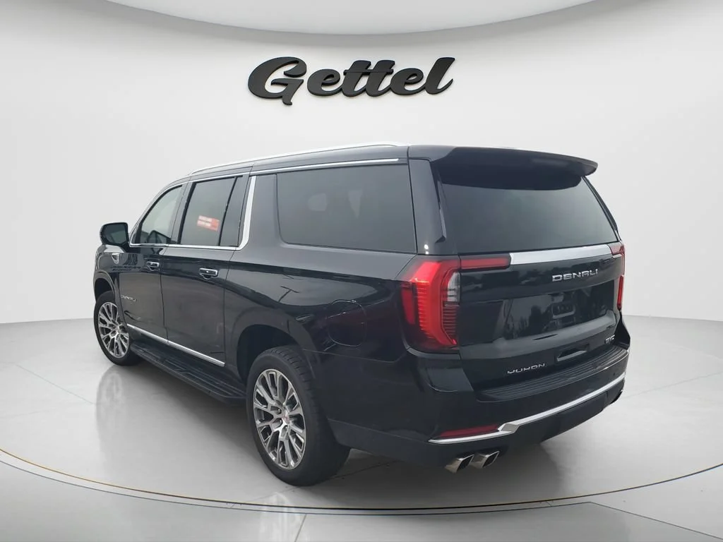 Used 2025 Onyx Black GMC Denali image 6