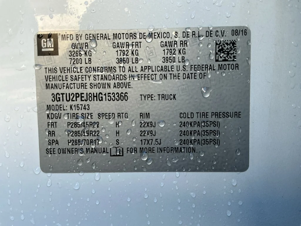 Used 2017 WHITE FROST TRICOAT GMC Denali image 31