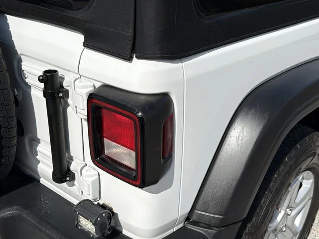 Used 2020 White Jeep Unlimited Sport S image 9