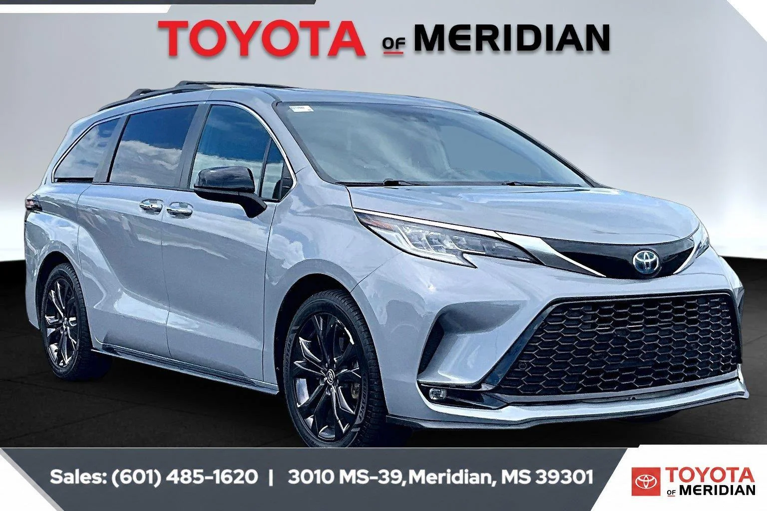 Used 2023 Cement Toyota XSE 7-Passenger image 1