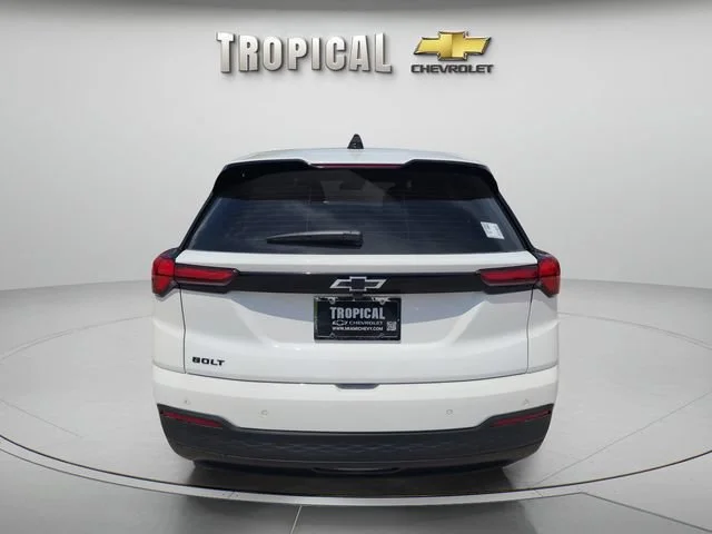 New 2027 Summit White Chevrolet LT image 4
