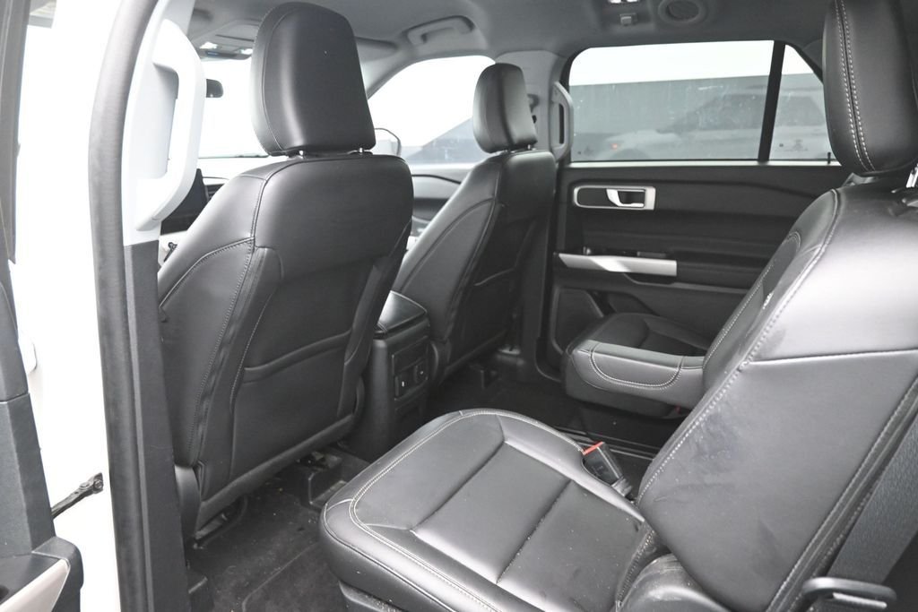 Used 2023 White Ford XLT image 2