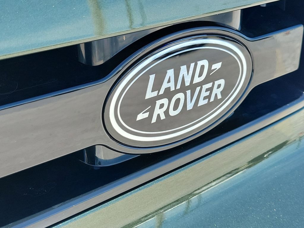 New 2026 Woolstone Green Land Rover X-Dynamic SE image 10
