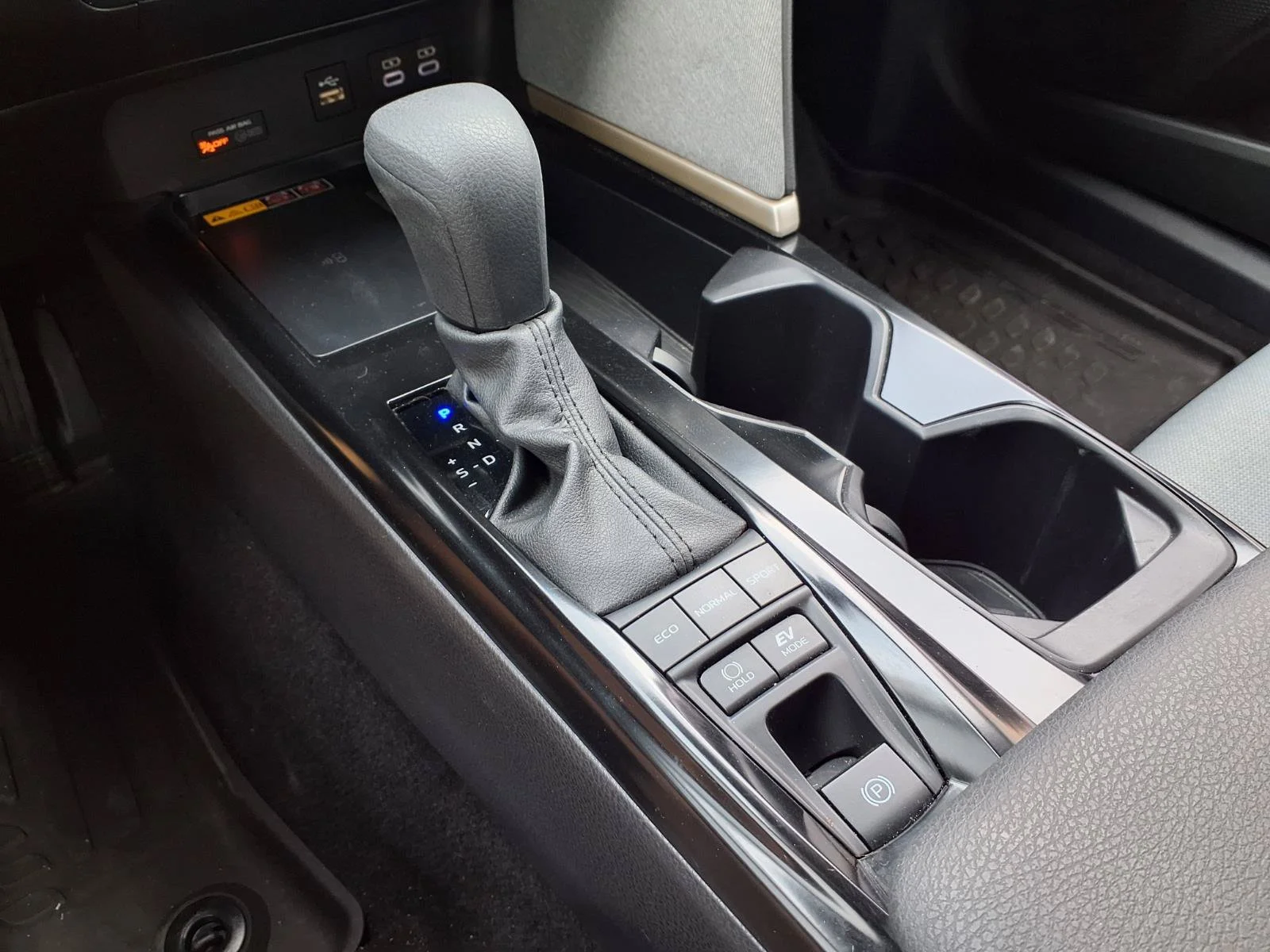 Used 2025 BLack Toyota LE image 13