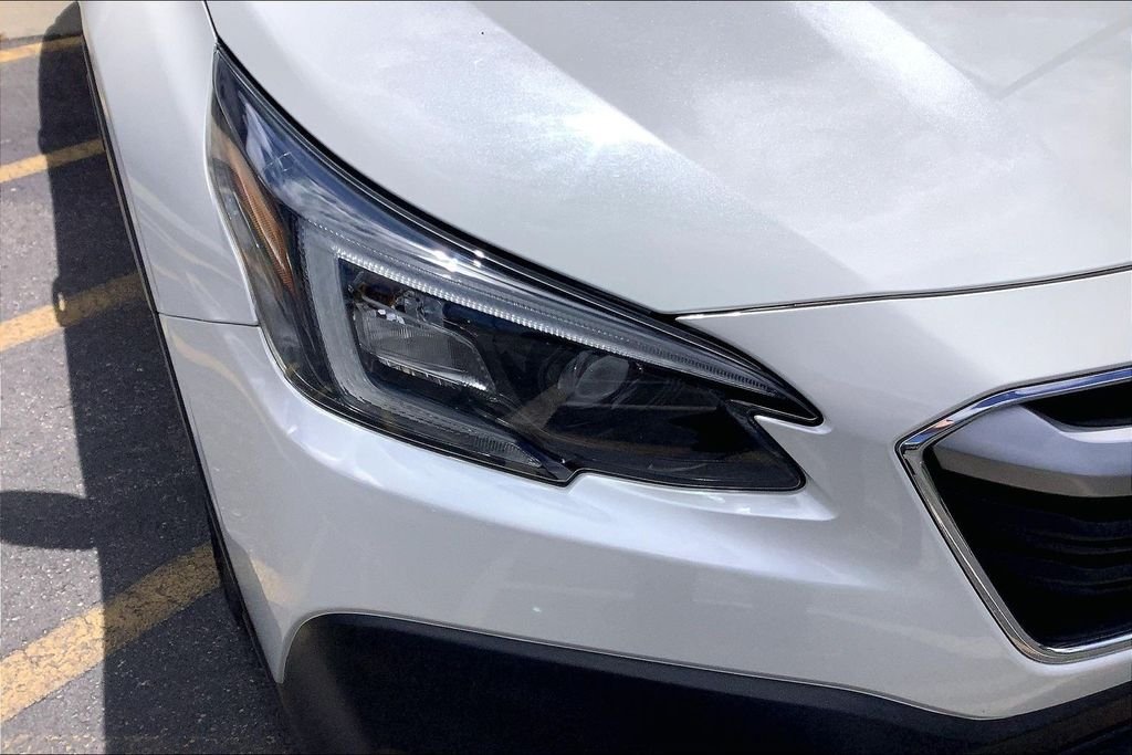 Used 2020 White Subaru Premium image 33