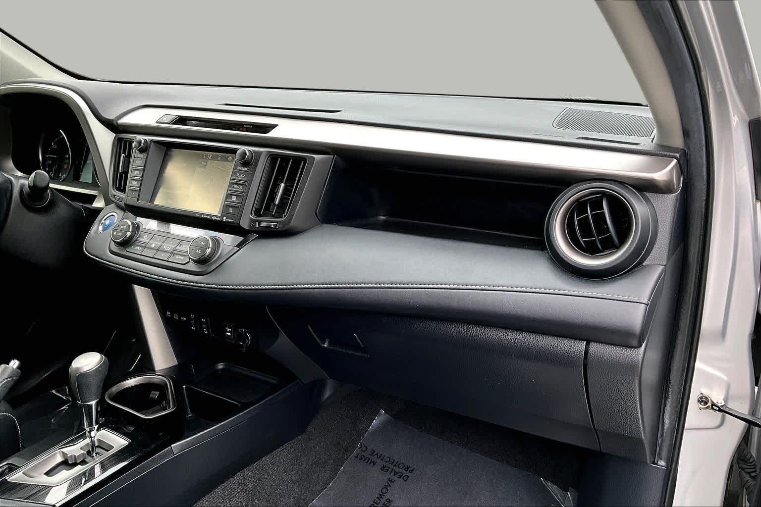 Used 2016 Classic Silver Metallic Toyota Limited image 19