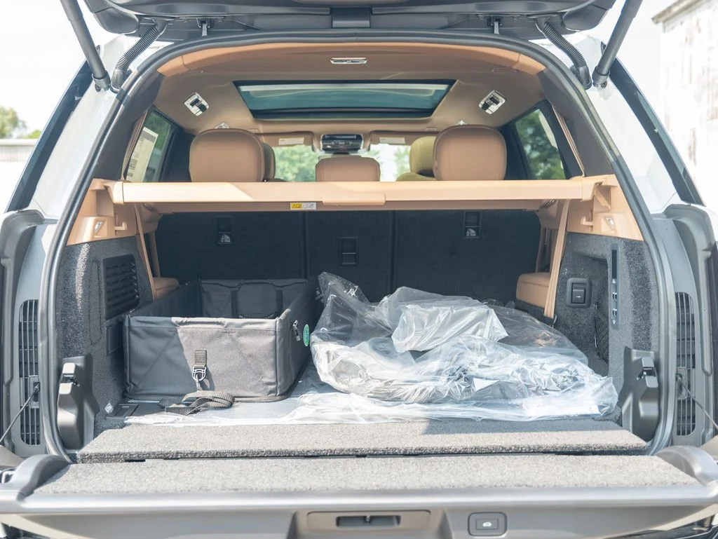 New 2026 White Land Rover SE image 25