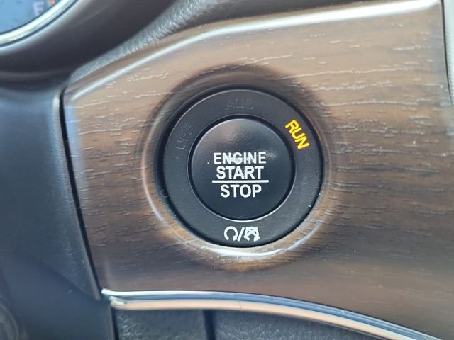 Used 2018 Bright White Clearcoat Jeep Limited image 29