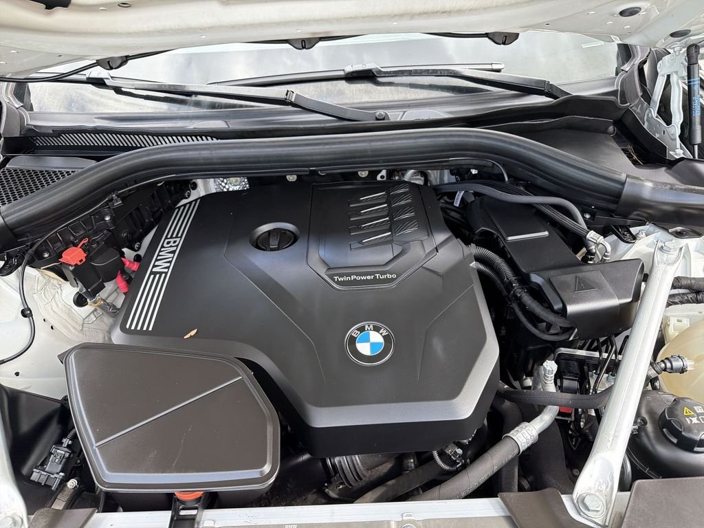 Used 2024 White BMW xDrive30i image 18
