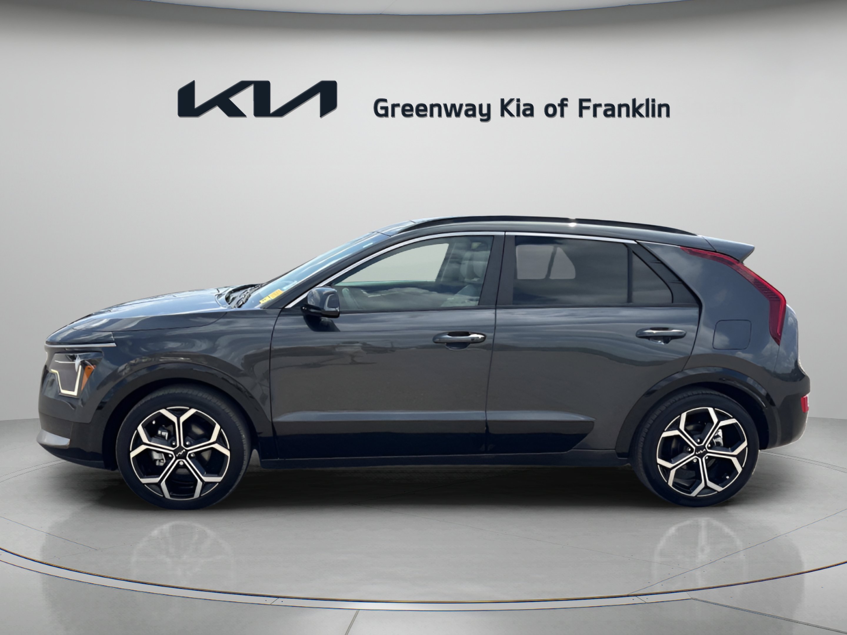 Used 2023 Graphite Gray Kia EX Touring image 4