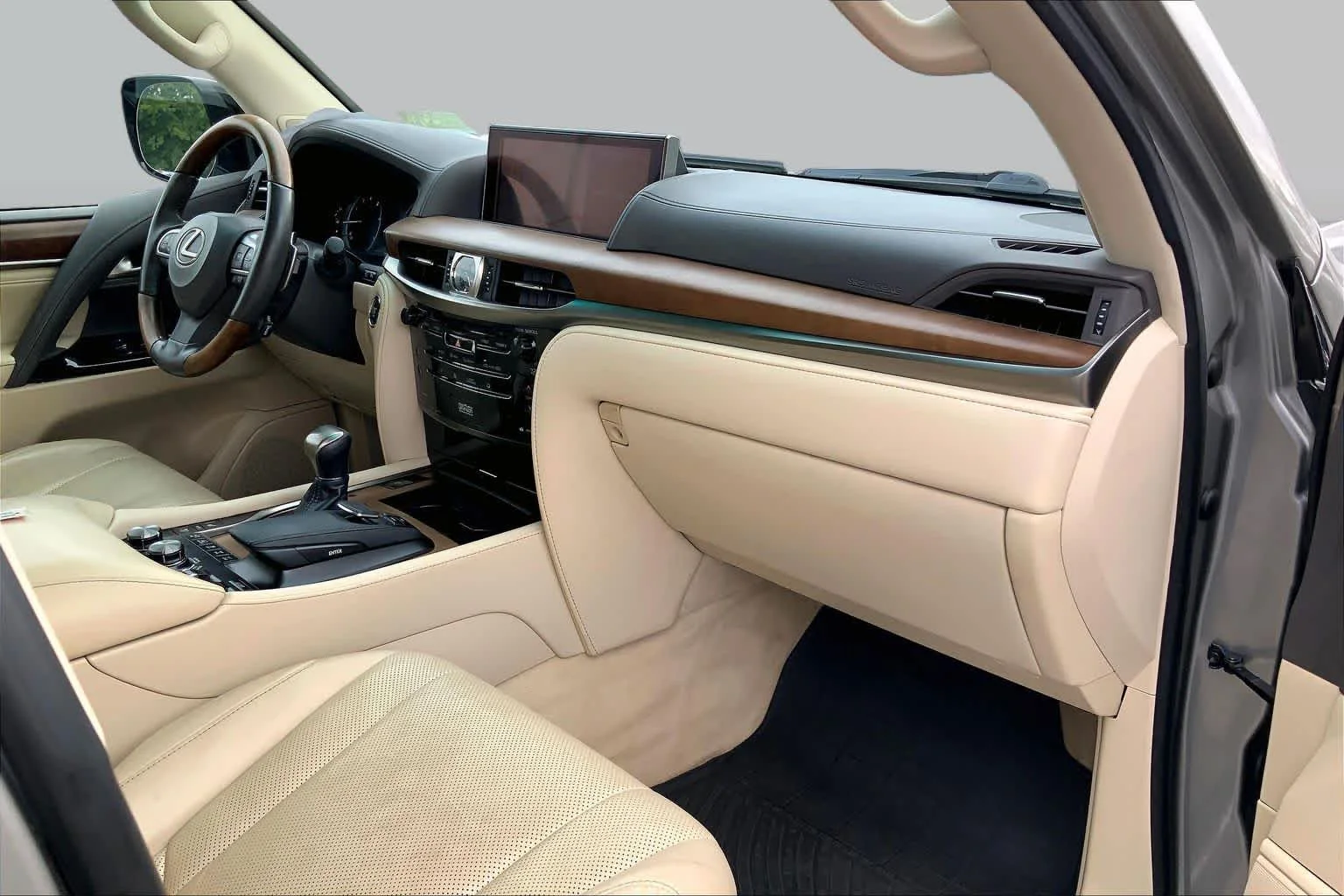 Used 2017 Atomic Silver Lexus  image 18
