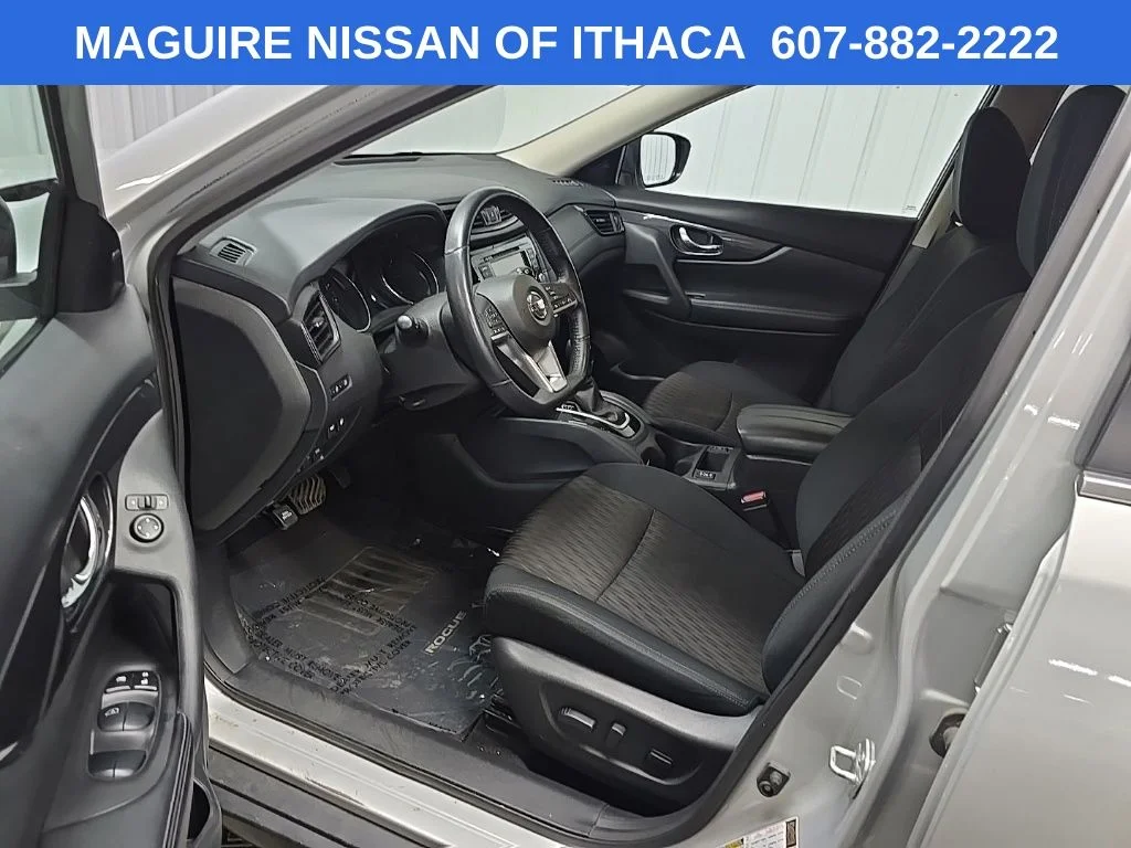 Used 2018 Silver Nissan SV image 28