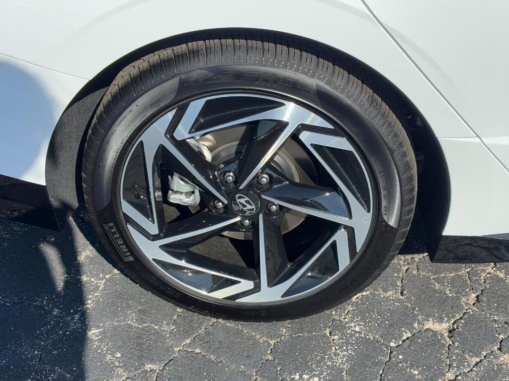 Certified Used 2026 White Hyundai SEL Sport image 4