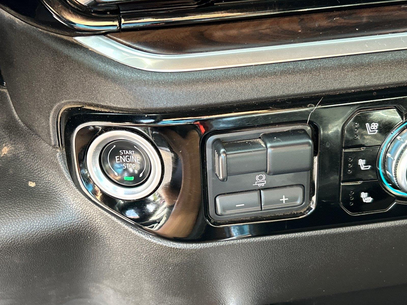 Used 2024 Summit White GMC SLT image 24