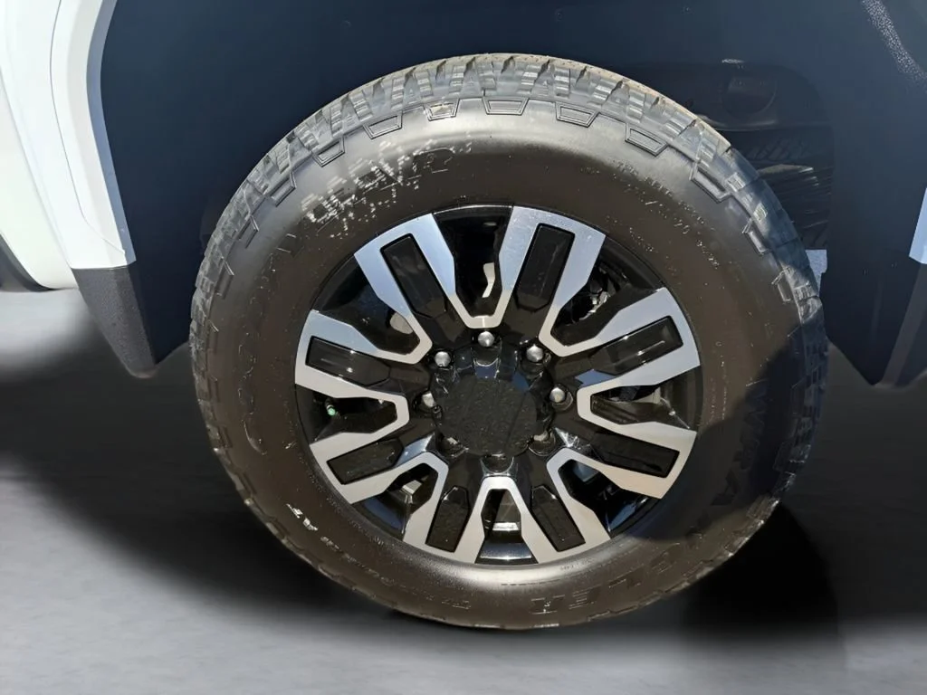 New 2026 Glacier White Tricoat GMC Denali Ultimate image 35
