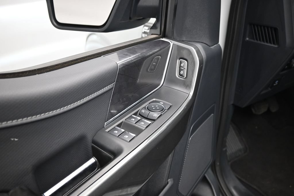 Used 2023 White Ford XLT image 10
