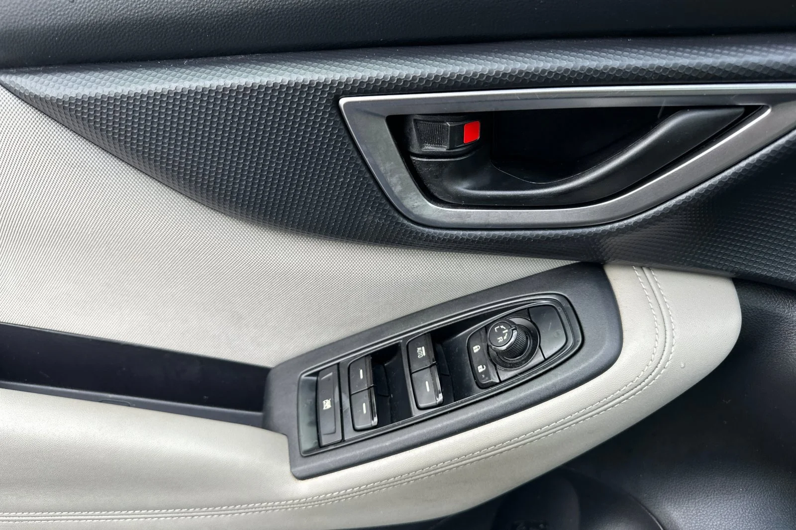 Used 2019 Horizon Blue Pearl Subaru Base image 11