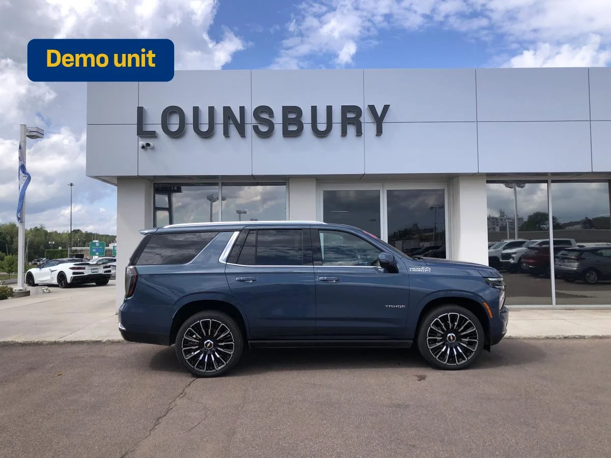 Used 2026 Blue Chevrolet 4wd 4dr High Country image 2