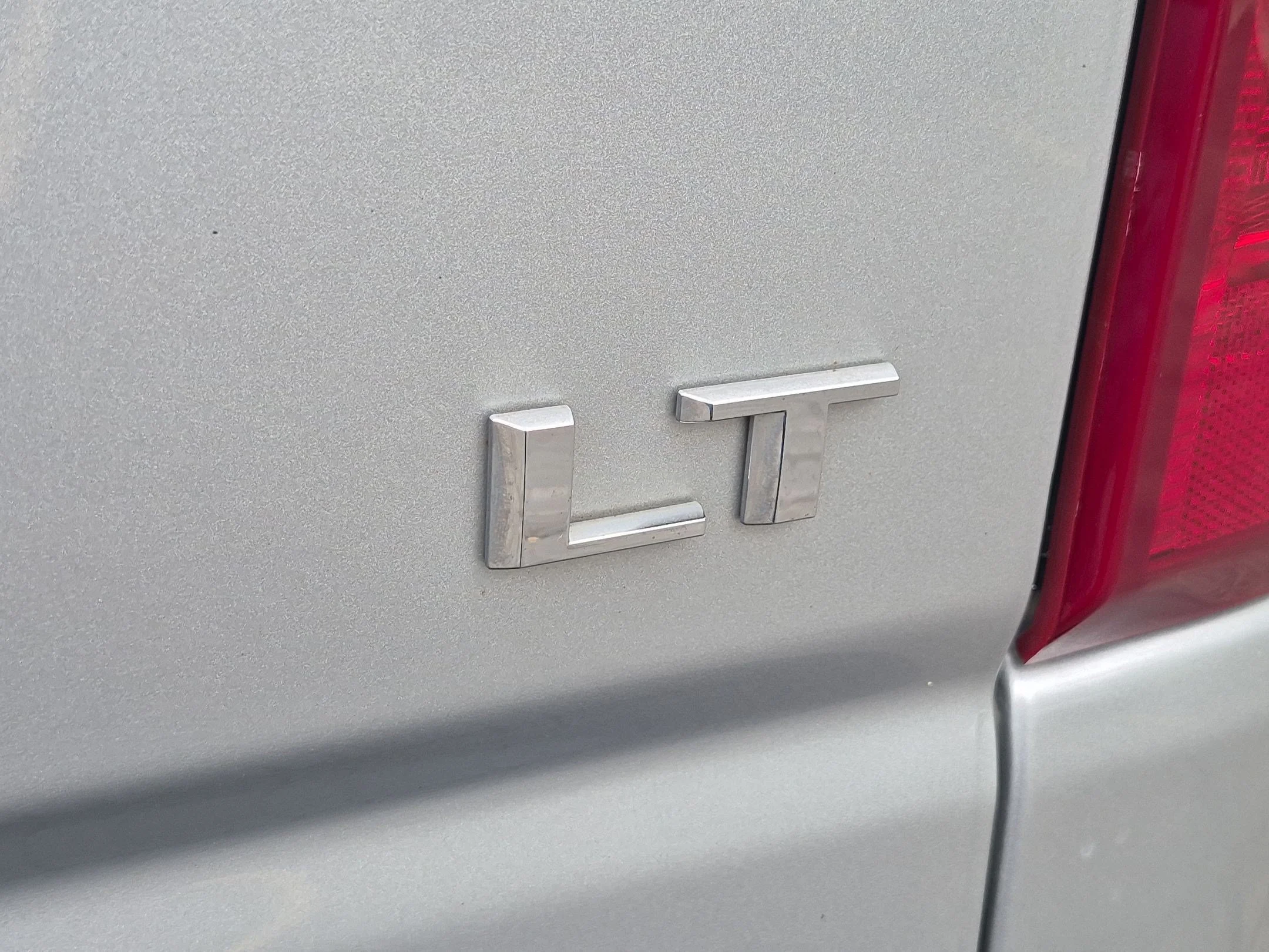Used 2023 Silver Ice Metallic Chevrolet LT image 24