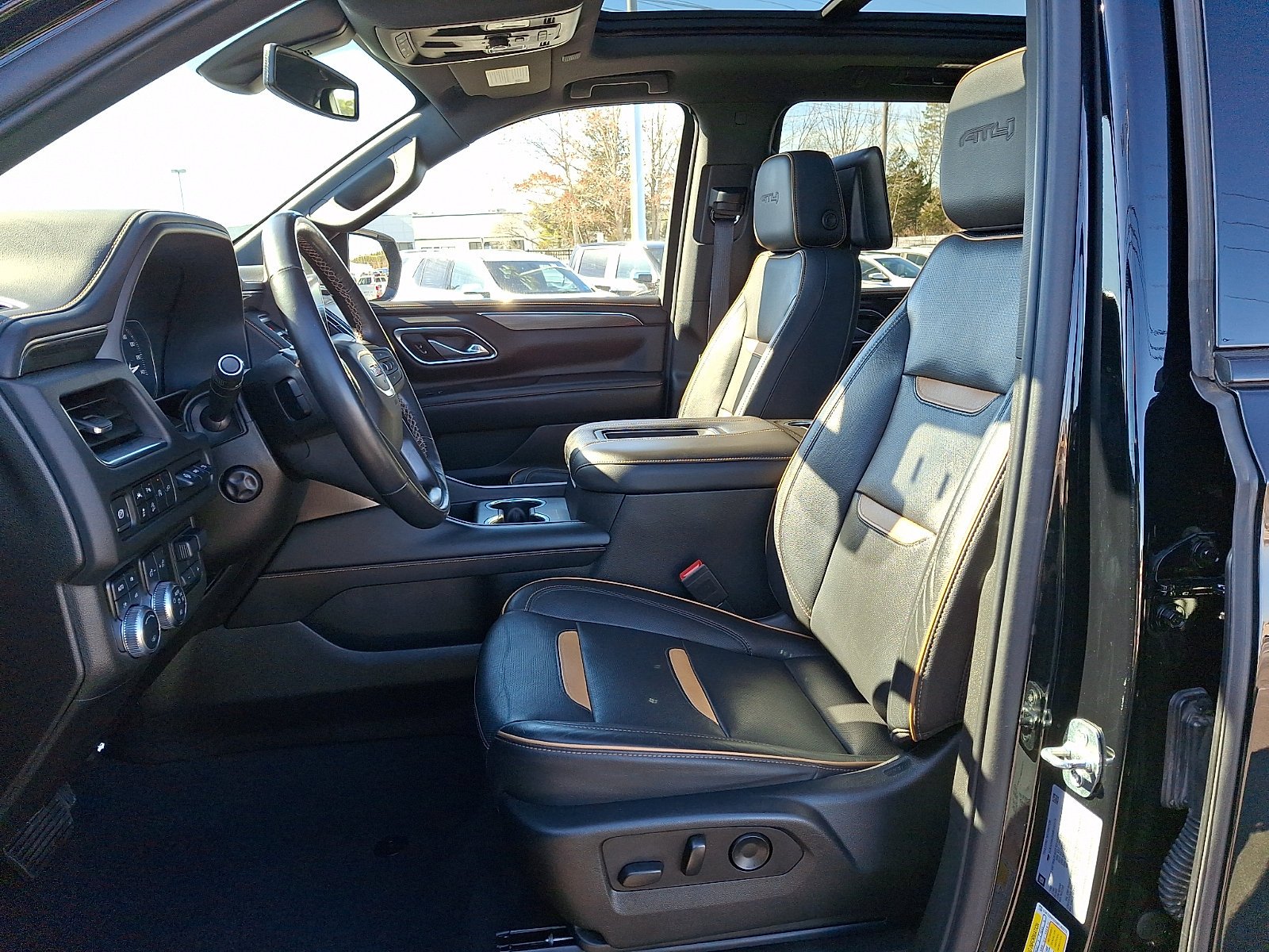 2021 GMC Yukon XL AT4 - Photo 16