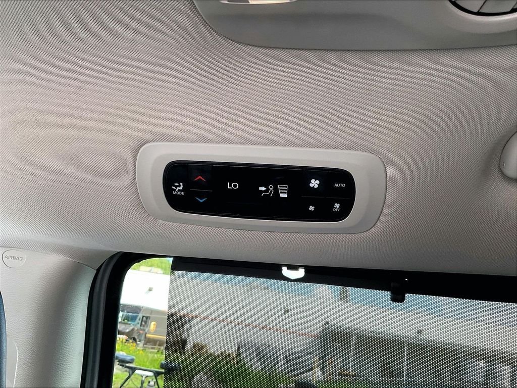Used 2024 Silver Mist Clearcoat Chrysler Touring L image 27
