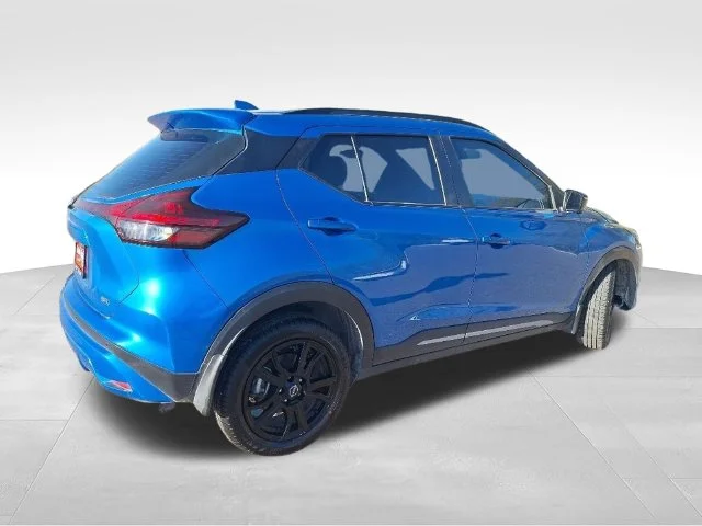 Used 2024 Blue Nissan SR image 8