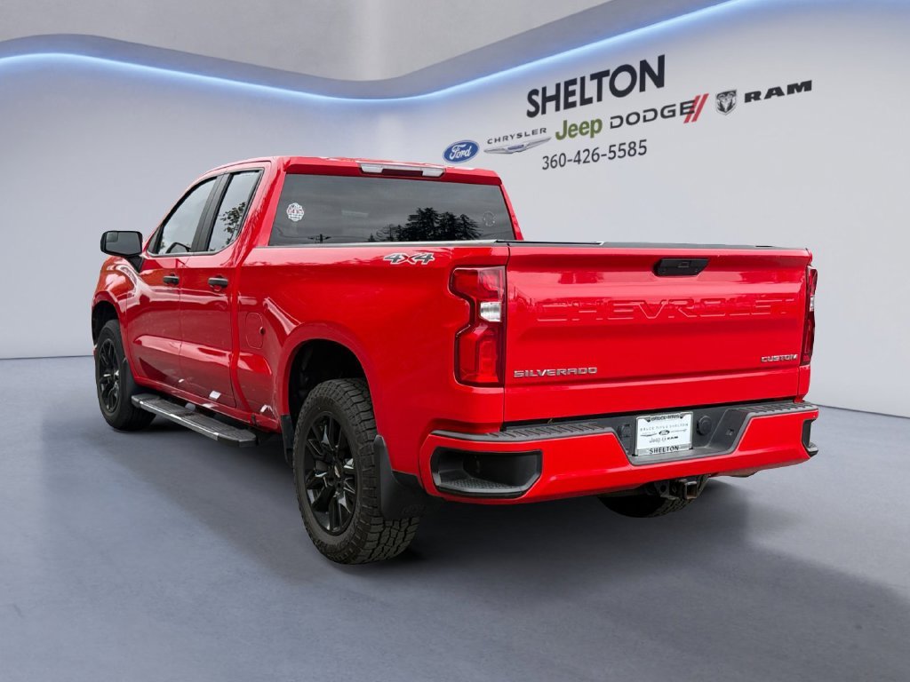 Used 2022 Red Chevrolet Custom image 4