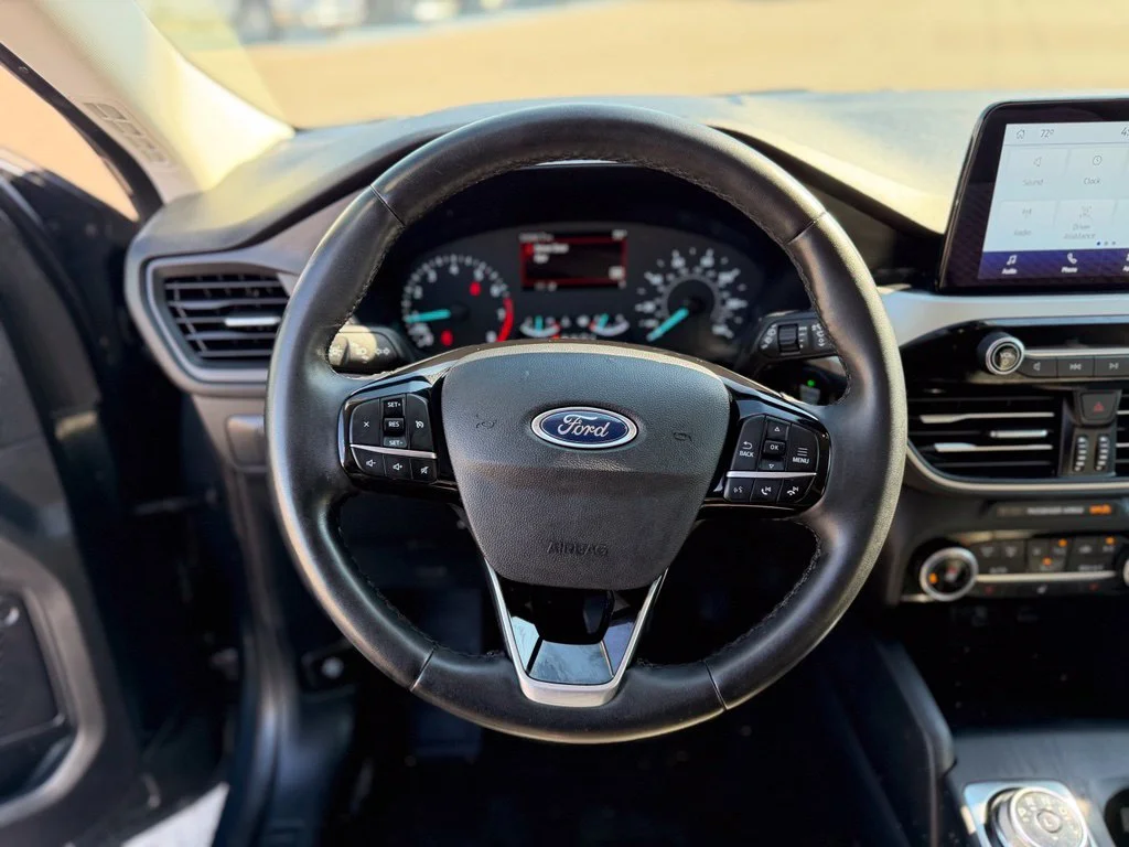 Used 2022 Blue Ford SE image 23