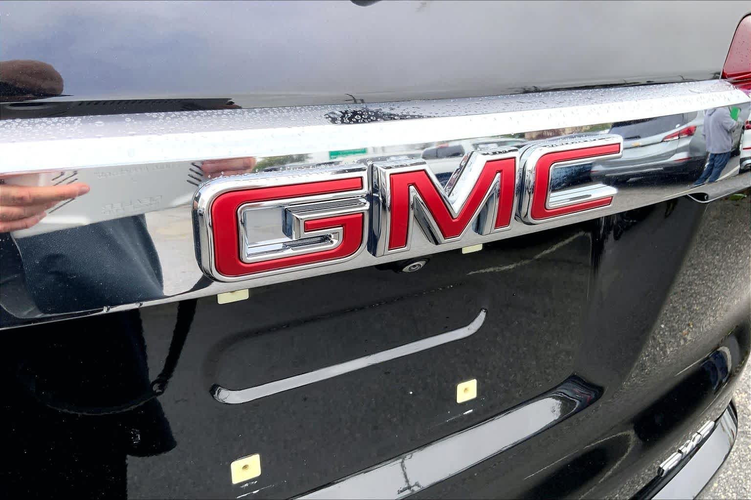 Used 2023 EBONY TWILIGHT METALLIC GMC Denali image 10