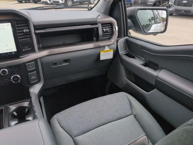New 2026 Oxford White Ford XLT image 17