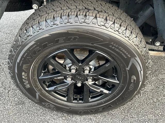 Used 2023 Gray Jeep Sport S image 32