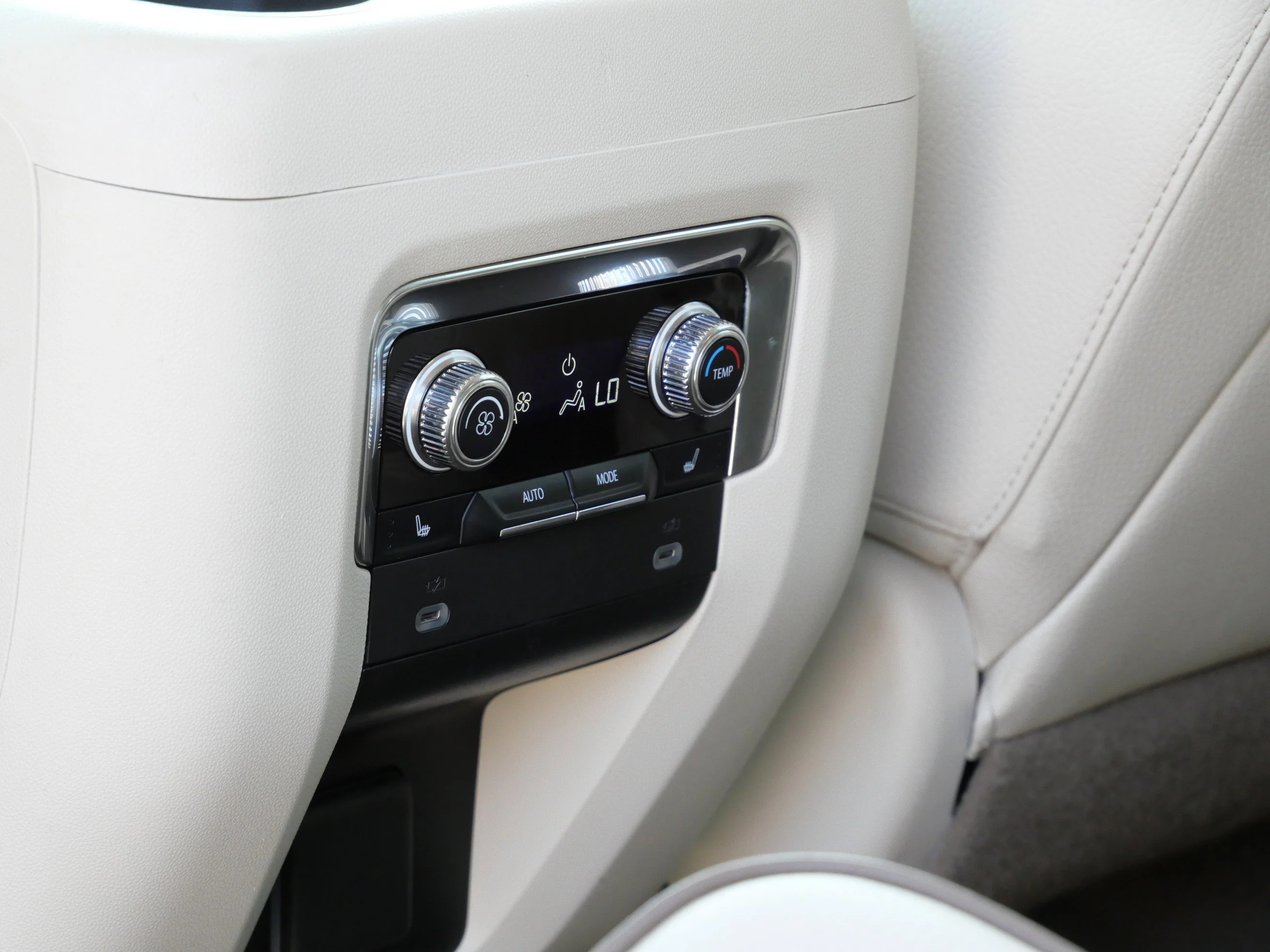 2024 GMC Yukon XL Denali - Photo 15