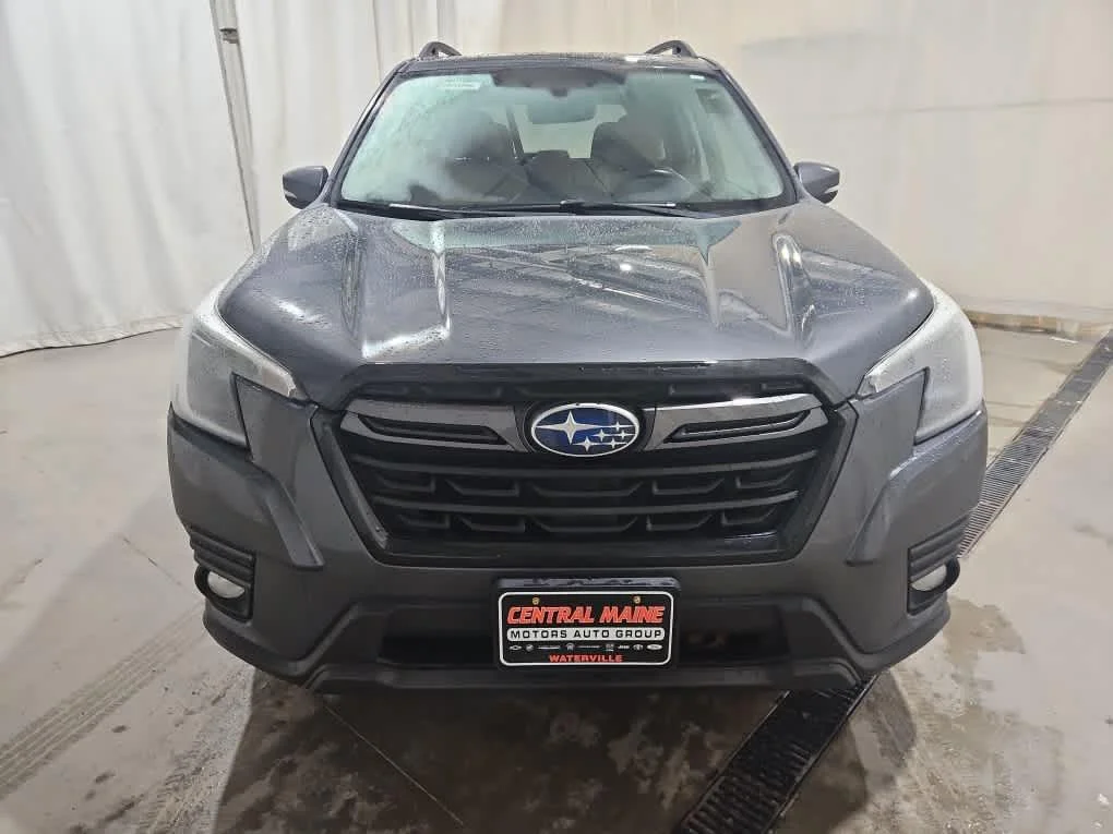Used 2023 Magnetite Gray Metallic Subaru Limited image 10