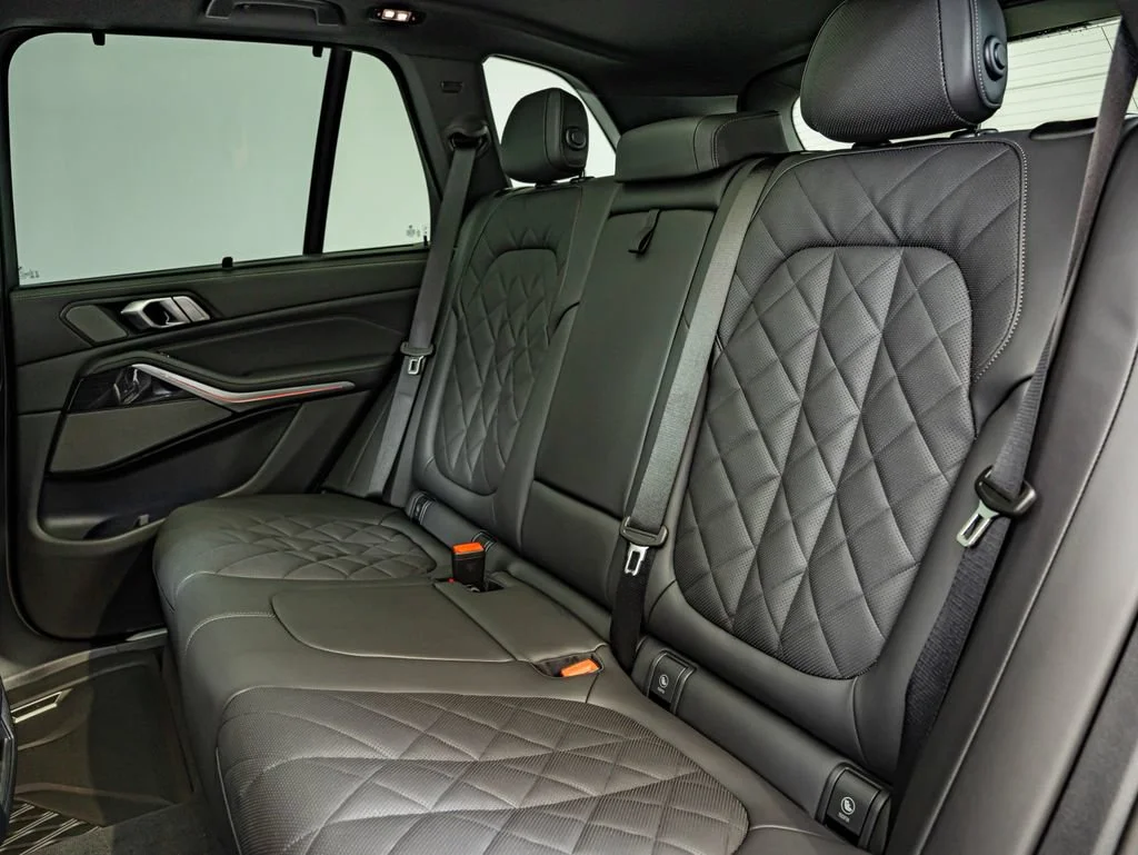 New 2026 Dravit Grey Metallic BMW xDrive40i image 36