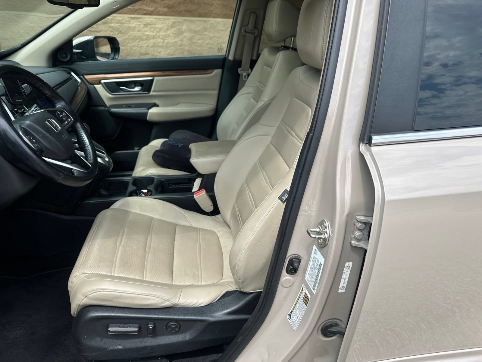 Used 2017 Sandstorm Metallic Honda EX-L image 4
