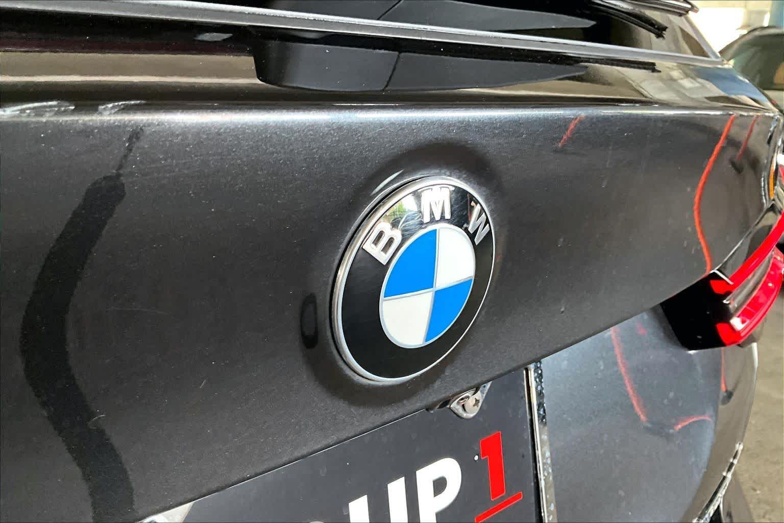 Used 2022 Jet Black BMW sDrive30i image 38