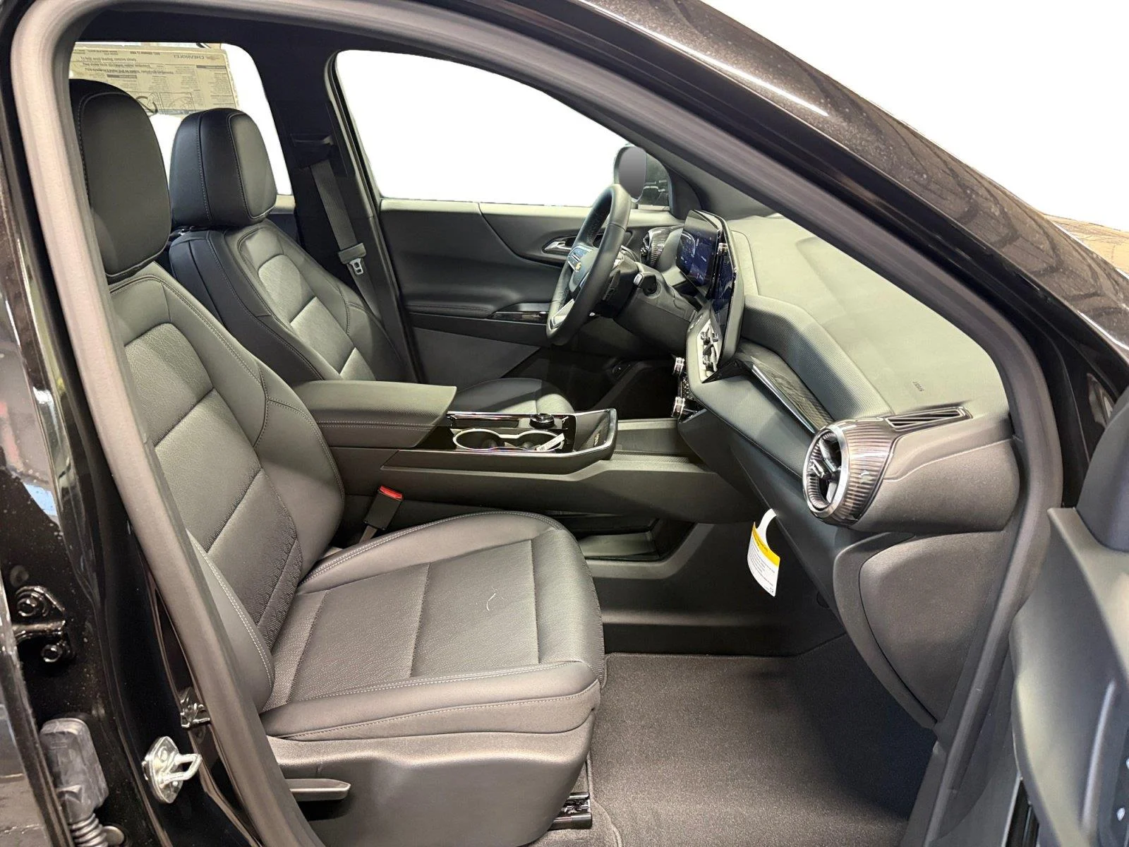 2027 Chevrolet Equinox LT - Photo 25