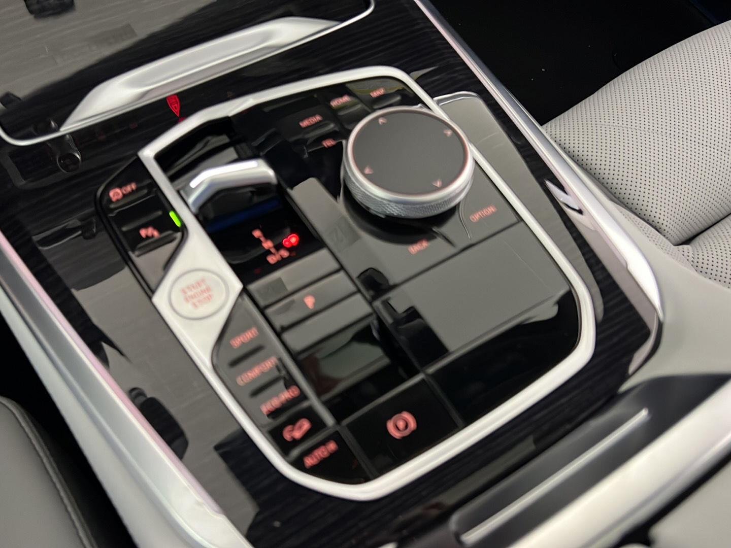 New 2026 Carbon Black Metallic BMW xDrive40i image 11
