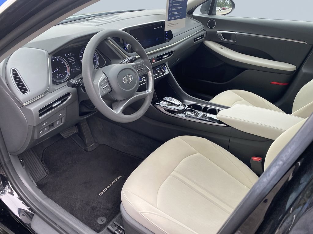 Used 2023 Onyx Black Hyundai SEL image 10