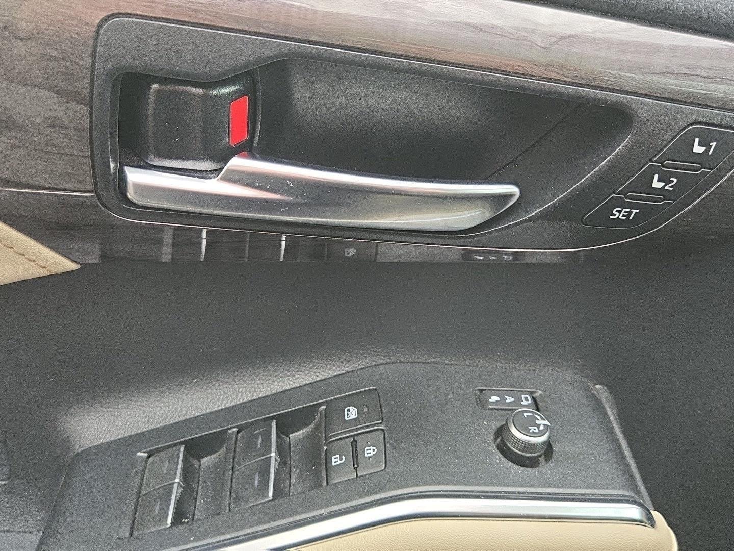Certified Used 2024 Wind Chill Pearl Toyota Platinum image 28
