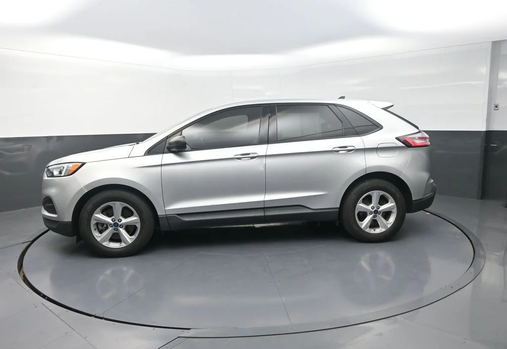 Used 2019 Silver Ford SE image 6