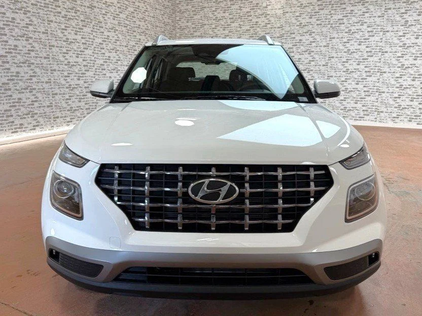 New 2026 Lunar White W/Black Roof Hyundai SEL image 2