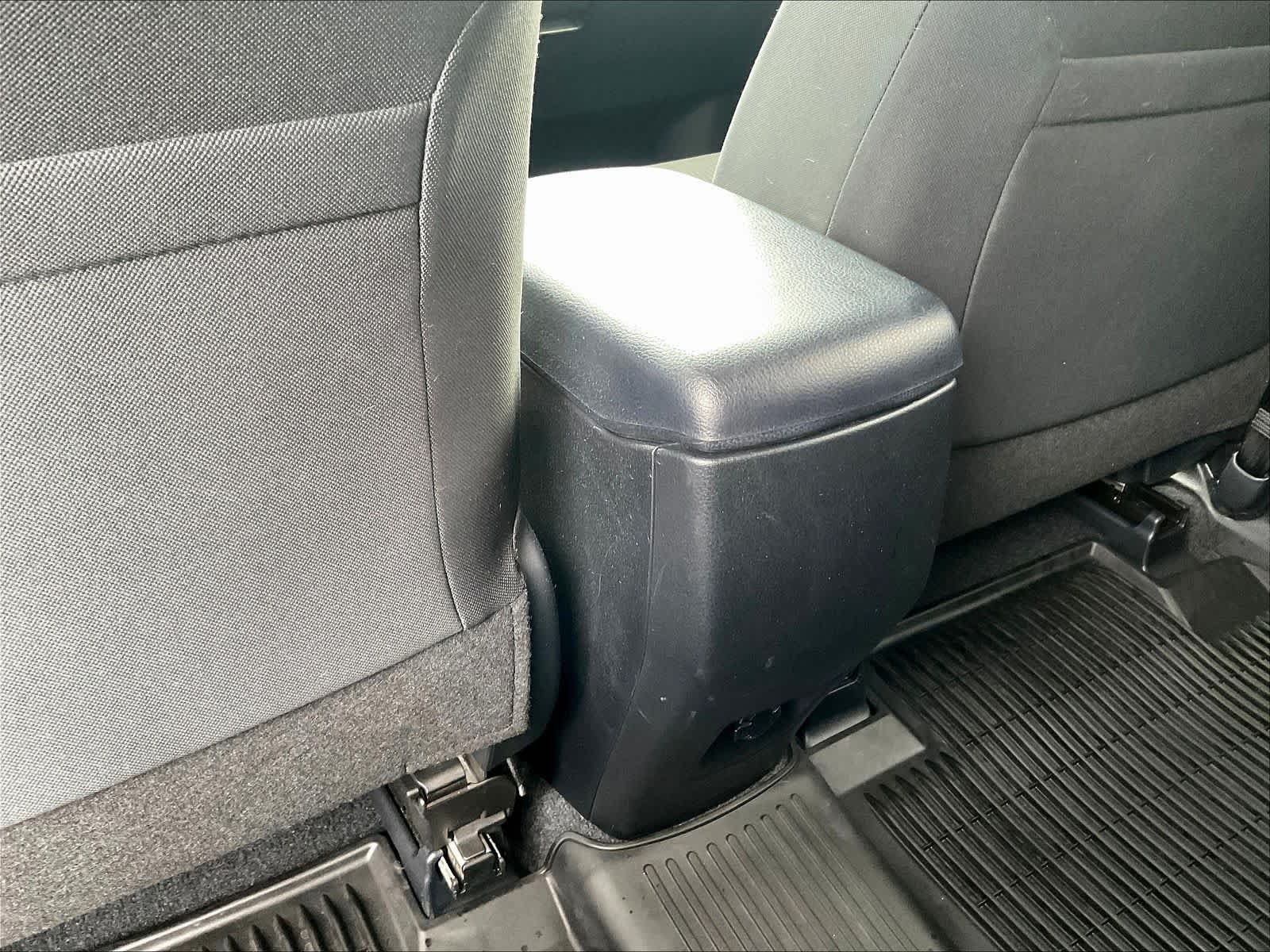 2017 Toyota RAV4 LE - Photo 12