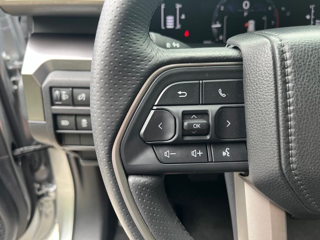 Used 2026  Toyota SR5 image 18
