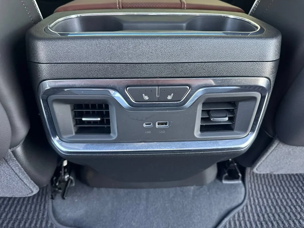 Used 2026 Glacier White Tricoat GMC Denali Ultimate image 39