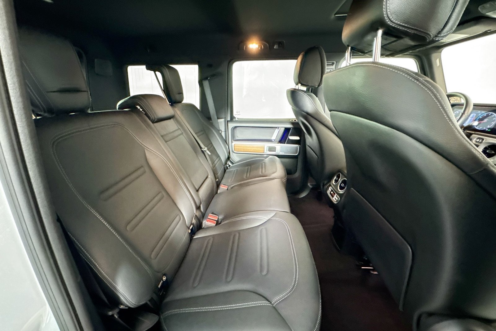 Used 2023 Iridium Silver Metallic Mercedes-Benz G 550 image 26