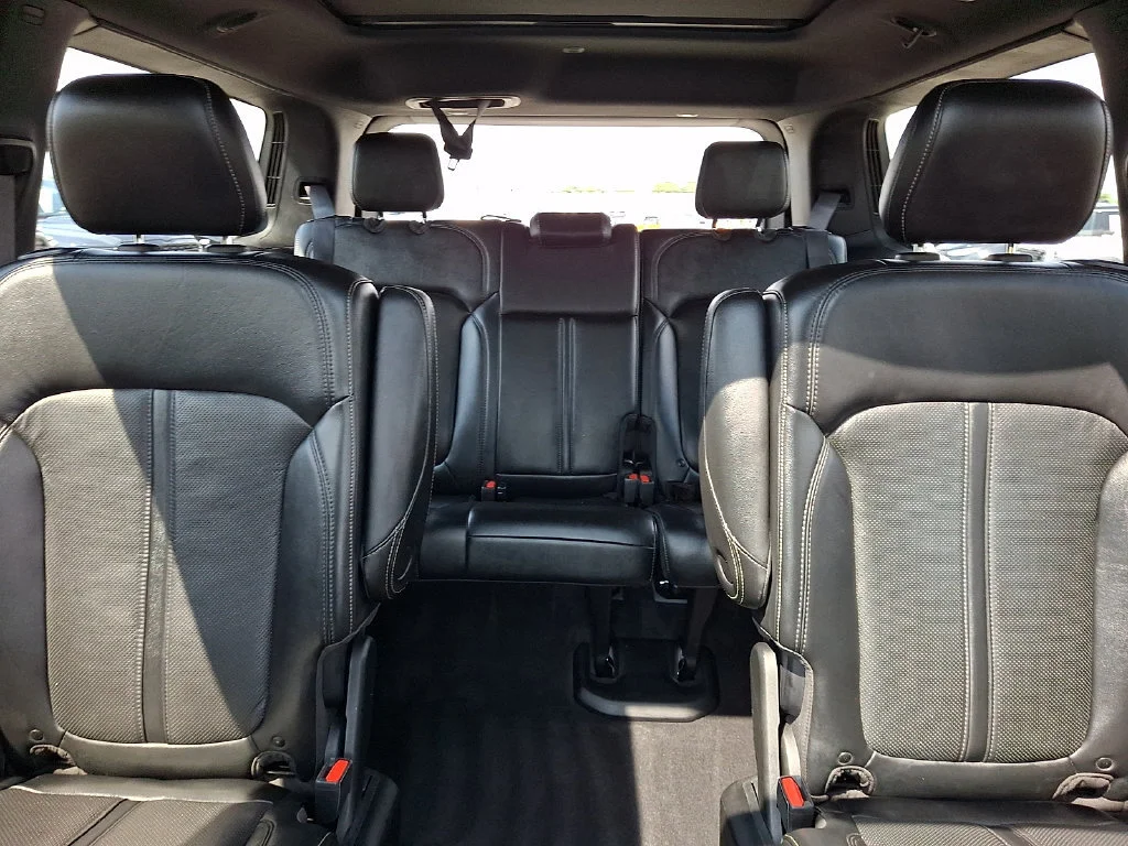 Used 2022 Diamond Black Crystal Pearlcoat Jeep Series II image 20