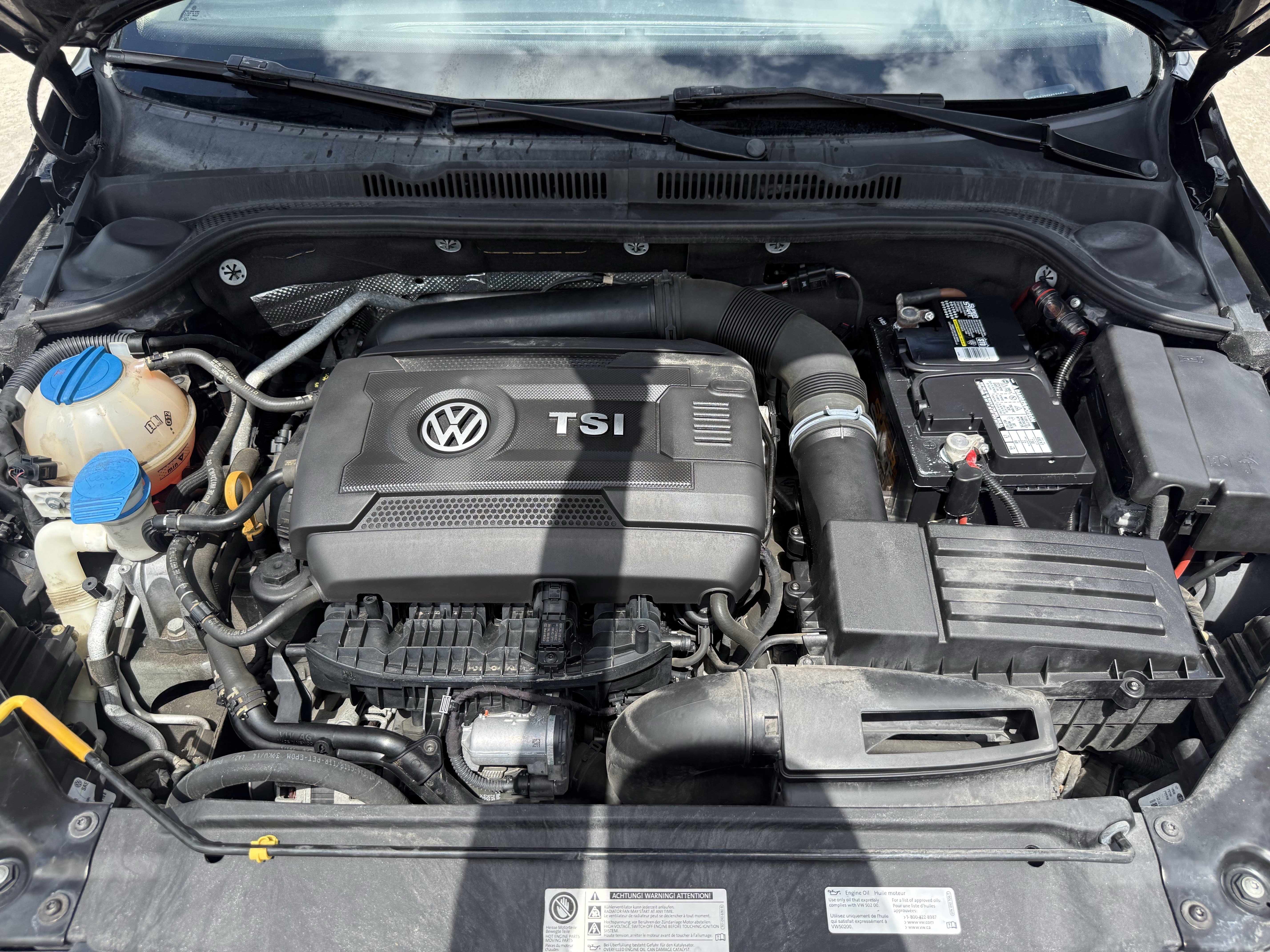 Used 2015  Volkswagen  image 32