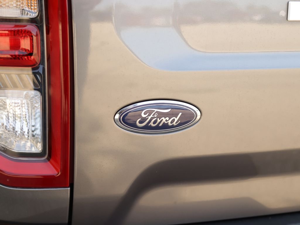 Used 2022 Gray Ford Outer Banks image 33