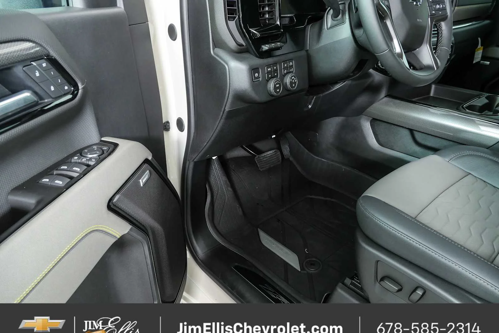 New 2026 White Sands Chevrolet ZR2 image 8